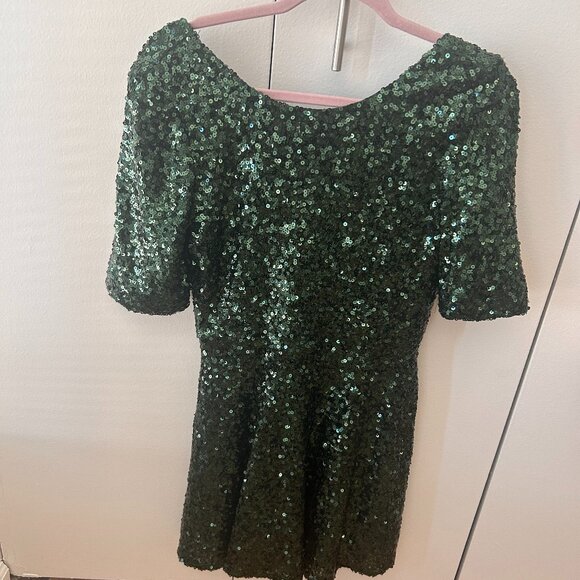 Gorgeous emerald green sequined French Connection mini dress, size 6. - Picture 1 of 3